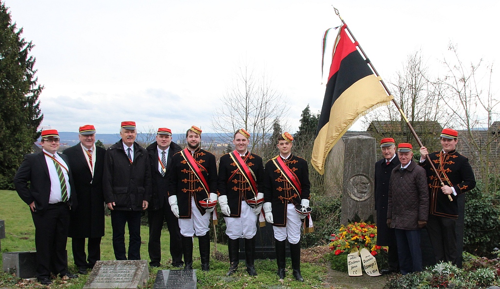 L! Teutonia am Ehrengrab Erlenmeyer in Bendorf